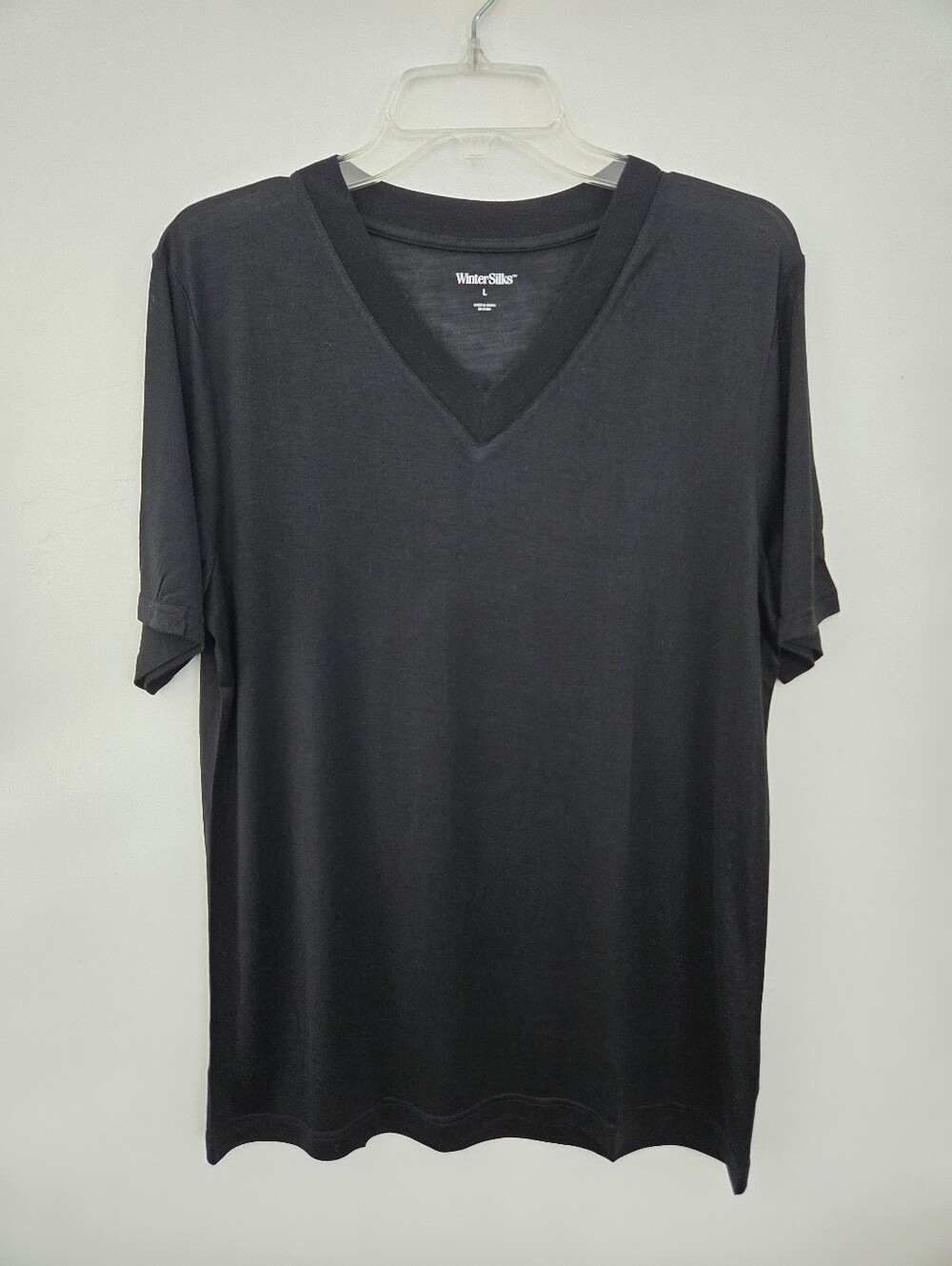 WinterSilks 100% Silk V-Neck T-Shirt Black. Size Large.
